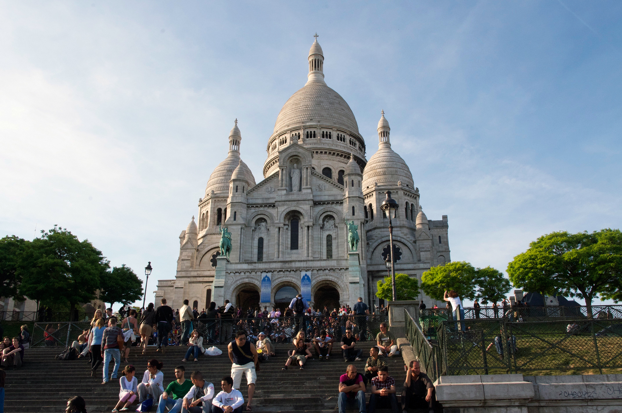 Basilica of the Sacré Coeur in Paris. Photo by alphacityguides