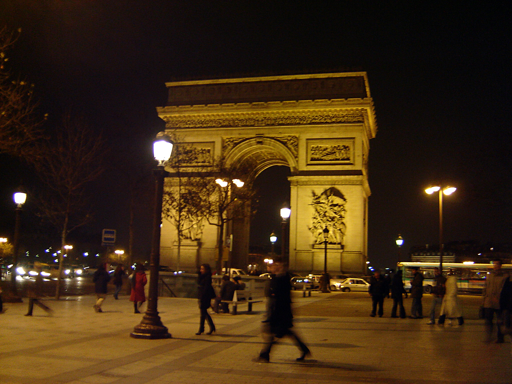 Arc de Triomphe in Paris. Photo by alphacityguides.