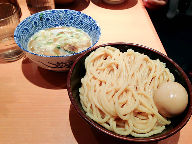 Tsukemen at Rokurinsha in Tokyo. Photo by alphacityguides.