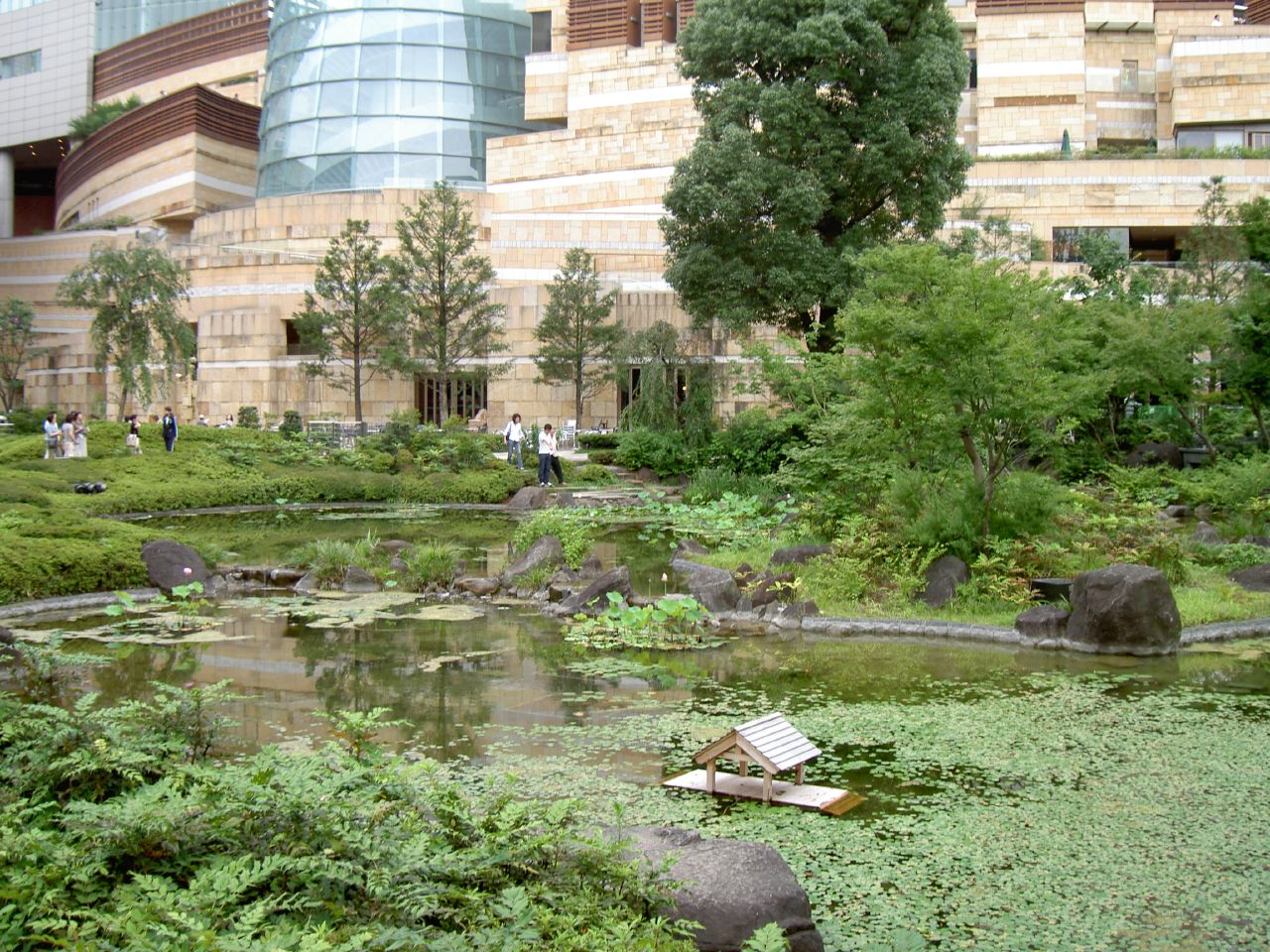 Mori Art Museum Garden in Tokyo. Photo by <a href="http://www.flickr.com/photos/hawk684/187966408/">hawk684</a>