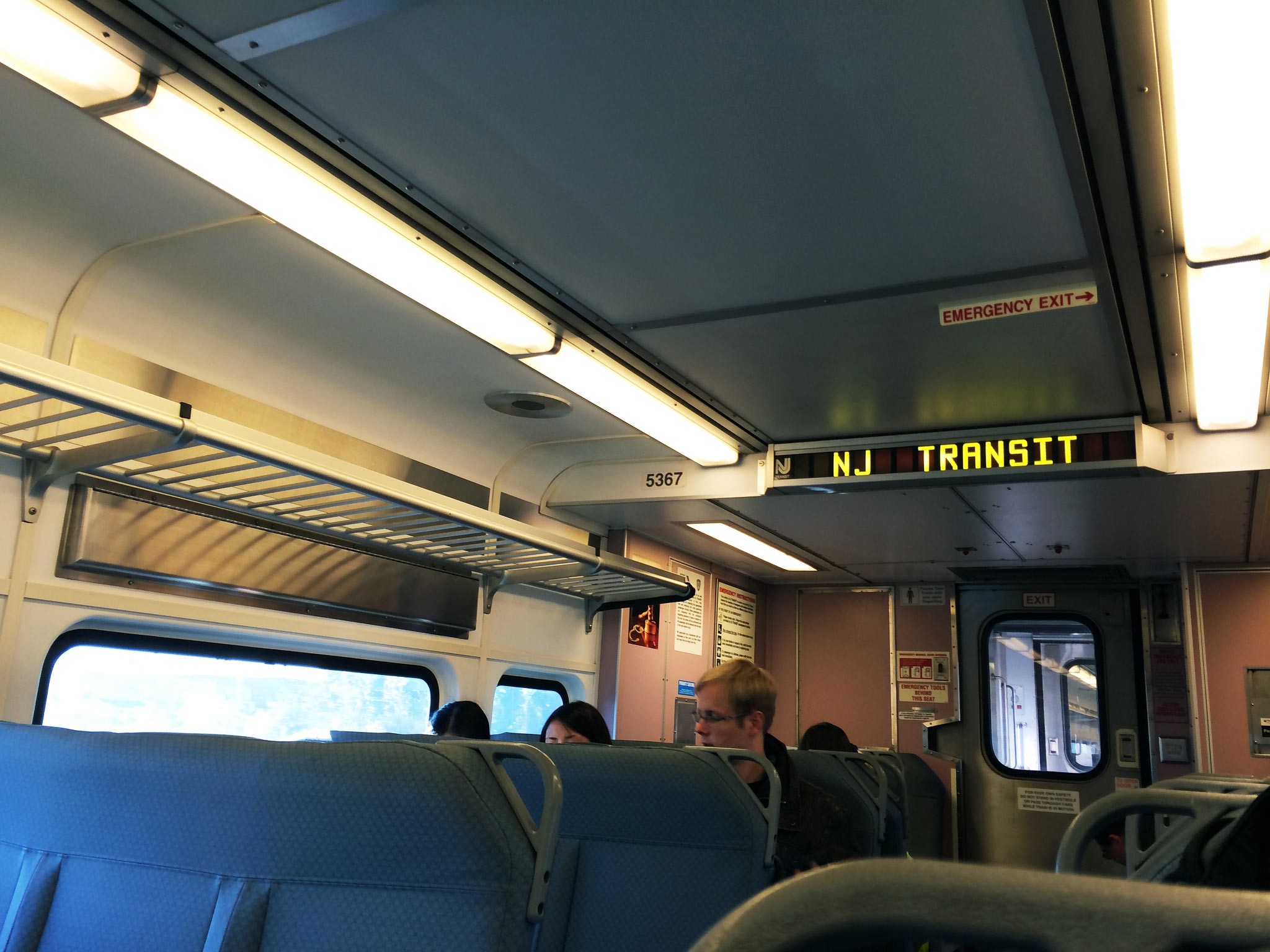 nj transit train from atlantic city to philadelphia airport