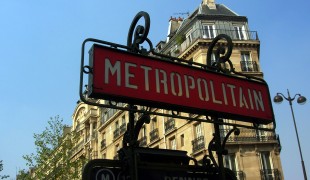 Paris Metro sign. Photo by <a href="http://www.flickr.com/photos/malias/">malias</a>