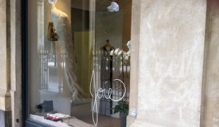 Window at Joie in Paris. Photo by alphacityguides.