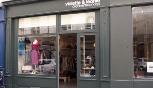 Store front at Violette & Léonie in Paris. Photo by alphacityguides.