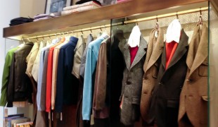 Fashion display at Officina Slowear in London. Photo by alphacityguides.