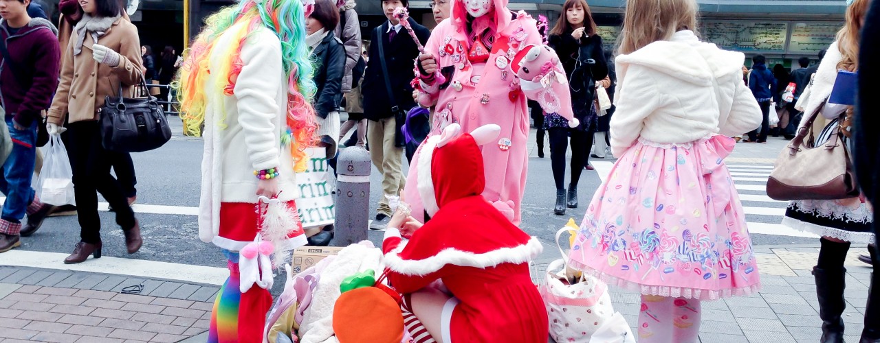 Ripped Leggings Girl in Harajuku – Tokyo Fashion