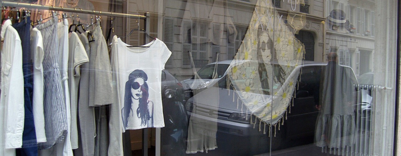 Fashion display at Swildens in Paris. Photo by alphacityguides.